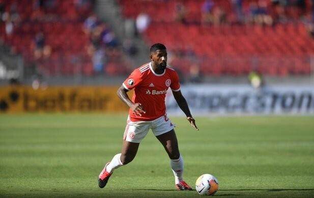 世界杯手机官网直播app下载官方正版-为让后卫上场 巴球迷捐百万 中国何时有这样球迷？